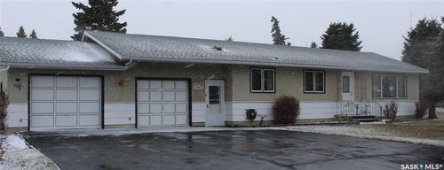 702 2nd Street W, Wilkie, SK, S0K4W0 | Card Image