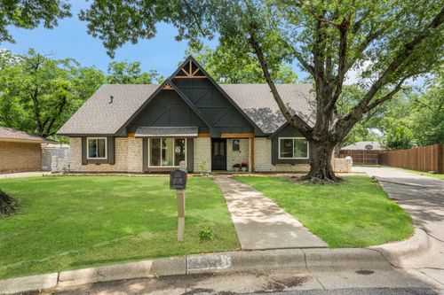 2911 Kircaldy Ct, Arlington, TX, 76015-2259 | Card Image