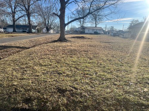 625 N Marion Ave, Salem, IL, 62881-2820 | Card Image