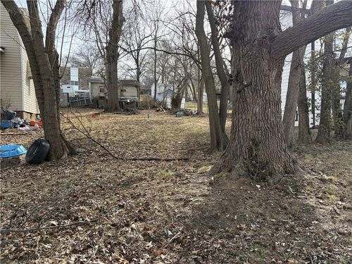 619 Oak St, Leavenworth, KS, 66048-2633 | Card Image