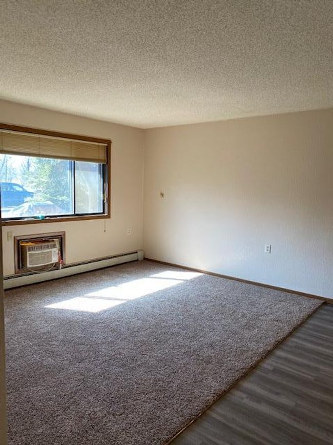 Living Room | Image 8