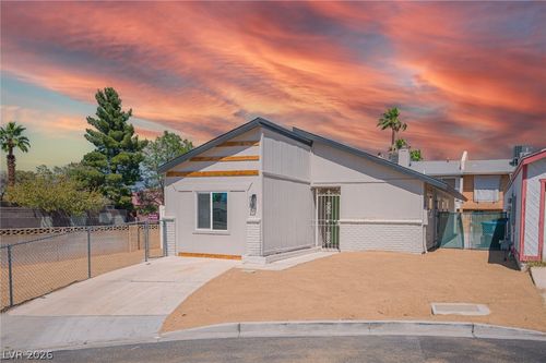 2323 El Cerrito Cir, Las Vegas, NV, 89108-3361 | Card Image