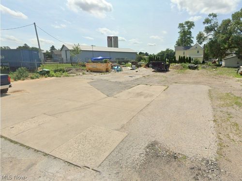 128 Chapman St, Bellevue, OH, 44811-1304 | Card Image