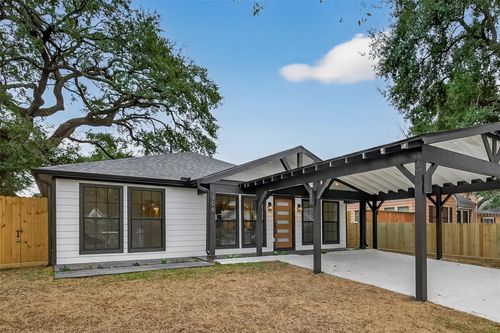 906 Eleanor St, Houston, TX, 77009-1435 | Card Image
