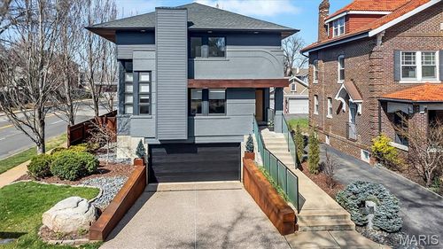 7489 Washington Ave, University City, MO, 63130-4050 | Card Image