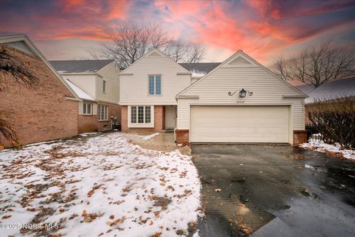 29249 Bates Rd, Perrysburg, OH, 43551-3808 | Card Image