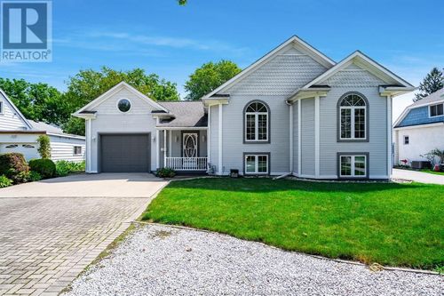 77 Hodgins St, Leamington, ON, N8H3N6 | Card Image