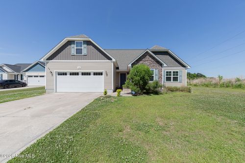 100 Mingo Dr, Richlands, NC, 28574-6415 | Card Image