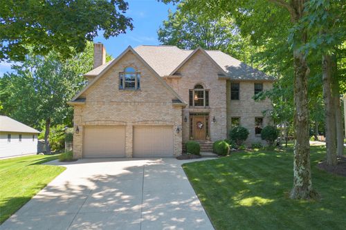 5913 Beacon Hill Ln, Erie, PA, 16509-3307 | Card Image