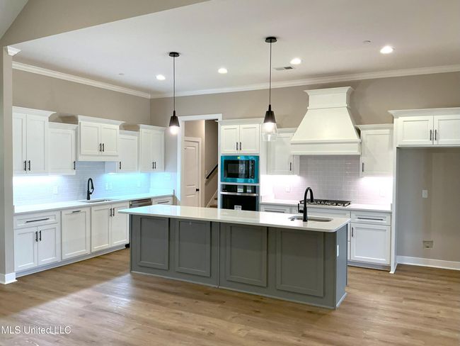 Kitchen | Image 11