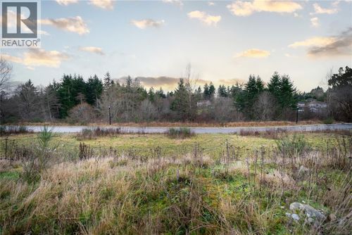871 Old Victoria Rd, Nanaimo, BC, V9R0L3 | Card Image