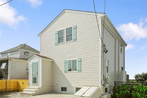 333 Riverside St, Portsmouth, RI, 02871-4800 | Card Image