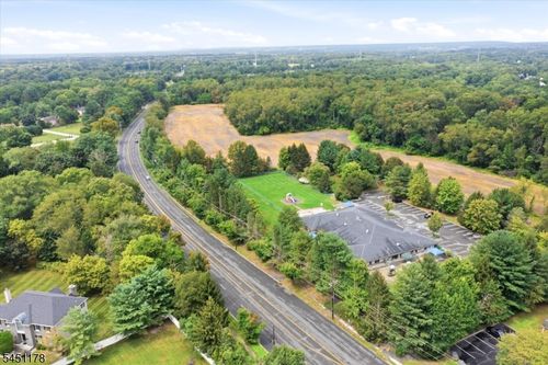 1 Kinder Ct, West Windsor, NJ, 08550-2839 | Card Image