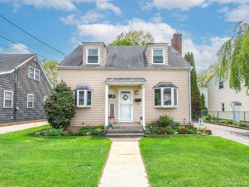 34 Maple Street, North Hempstead, NY, 11548 | Card Image