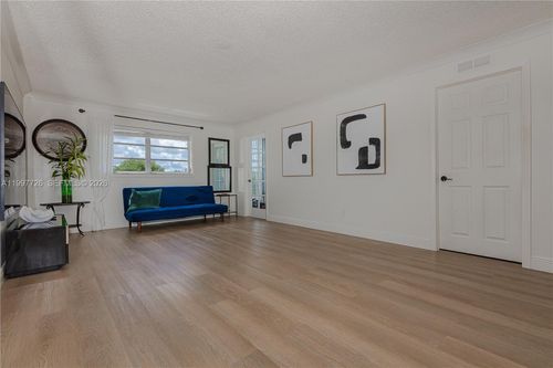 apt-304-2500 Sw 81st Ave, Davie, FL, 33324-5744 | Card Image