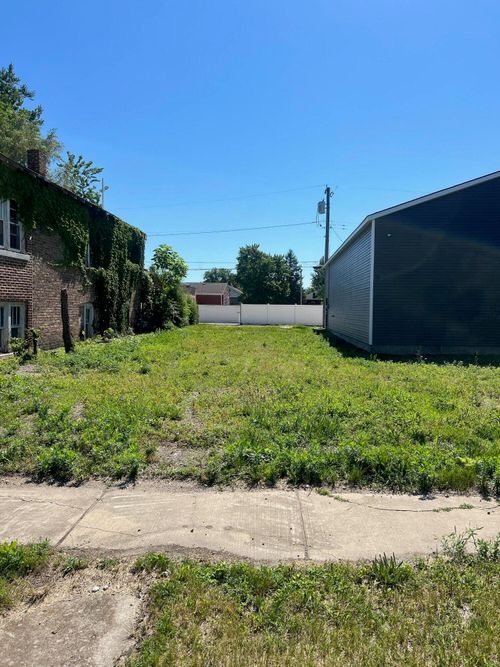 1141 Fillmore St, Gary, IN, 46407-1108 | Card Image