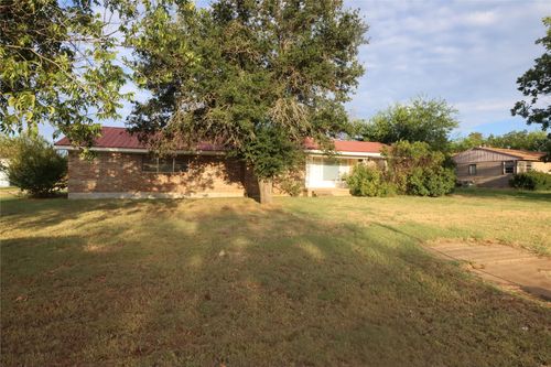 301 Travis St, Ranger, TX, 76470-2523 | Card Image