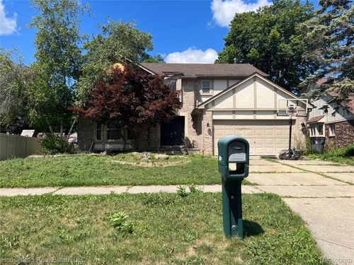 44335 Boulder Dr, Clinton Township, MI, 48038-1433 | Card Image