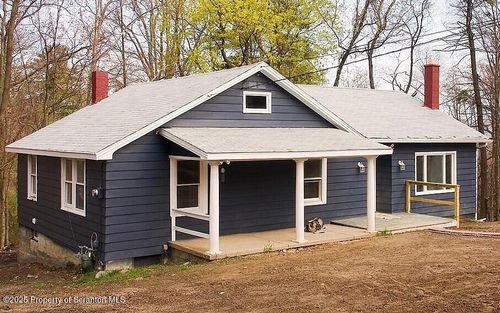 102 Florida Ave, Scranton, PA, 18505-2827 | Card Image