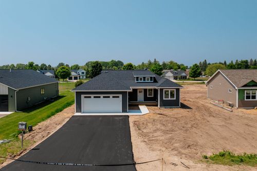 11530 Crescent Dr, Empire, MI, 49630 | Card Image