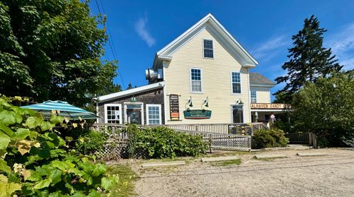 62 W Main Street, Vinalhaven, ME, 04863 | Card Image