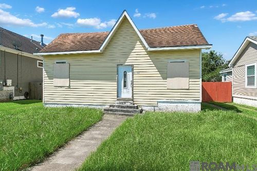 5126 Lafaye St, New Orleans, LA, 70122-6238 | Card Image