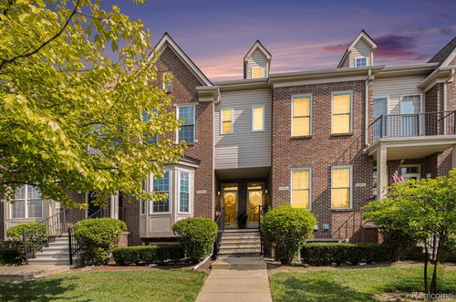 39194 Brookfield Dr, Westland, MI, 48185-9661 | Card Image