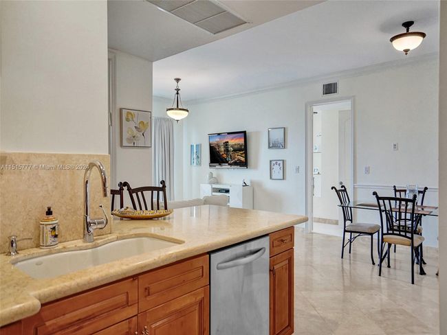 APT-1709 - 3180 S Ocean Dr, Condo with 2 bedrooms, 2 bathrooms and null parking in Hallandale Beach FL | Image 37