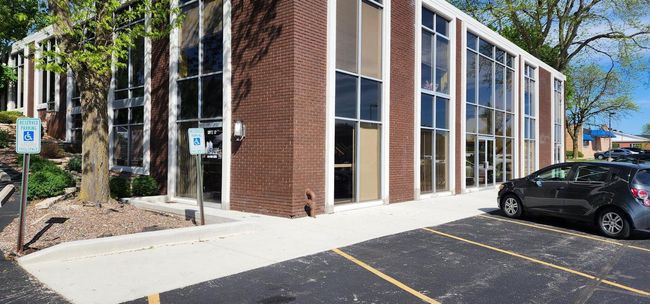 17 - 850 Elm Grove Road, Home with 0 bedrooms, 0 bathrooms and 6 parking in Elm Grove WI | Image 8