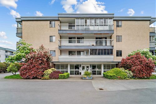 6380 Buswell St, Richmond, BC, V6Y2G2 | Card Image