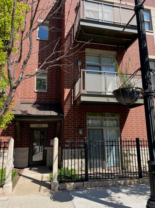 105-1351 S Halsted St, Chicago, IL, 60607-5006 | Card Image