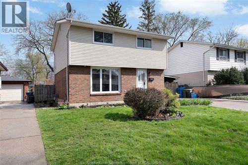 3581 Wolfe Court, Windsor, ON, N9C1X2 | Card Image