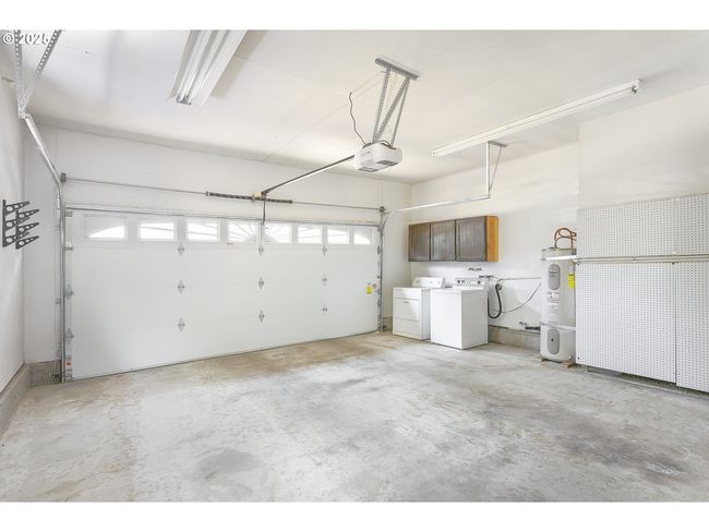 Garage | Image 22