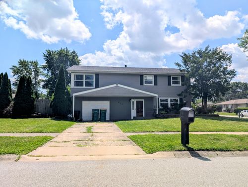 875 W 72nd Ct, Merrillville, IN, 46410-3831 | Card Image