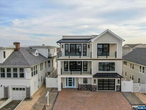 17 I St, Seaside Park, NJ, 08752-1526 | Card Image