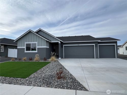 506 N Ruddy St, Moses Lake, WA, 98837-8583 | Card Image