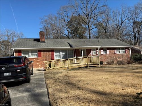 311 Lotz Dr, Yorktown, VA, 23692-2136 | Card Image