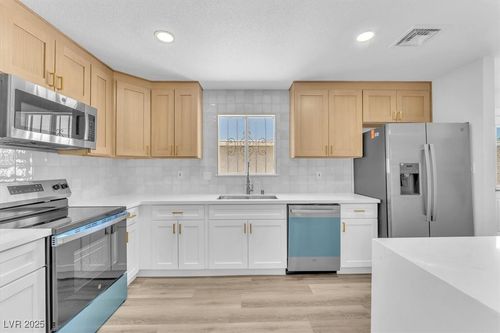 747 Greenbriar Townhouse Way, Las Vegas, NV, 89121-2437 | Card Image