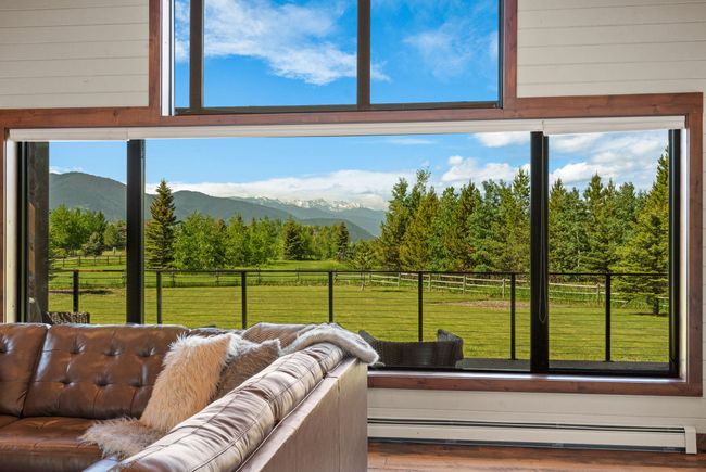 100 N Low Bench Rd, House other with 3 bedrooms, 2 bathrooms and null parking in Gallatin Gateway MT | Image 6