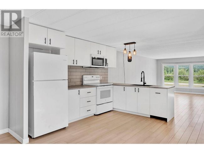 14 - 851 Old North Thompson Highway, House other with 2 bedrooms, 1 bathrooms and 2 parking in Clearwater BC | Image 4