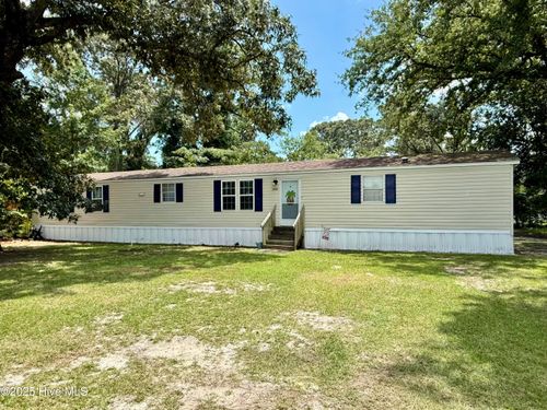 1955 Catherine Lake Rd, Richlands, NC, 28574-7135 | Card Image