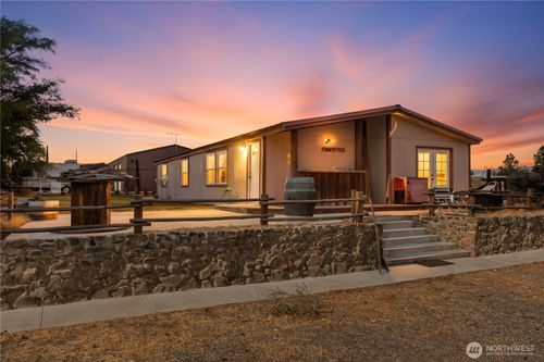 20842 Road 24.7 Sw, Mattawa, WA, 99349-9299 | Card Image