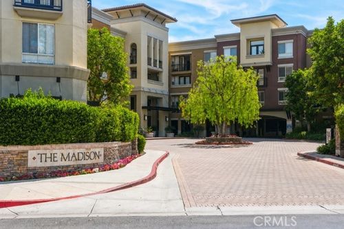 3305-24595 Town Center Dr, Valencia, CA, 91355-1385 | Card Image