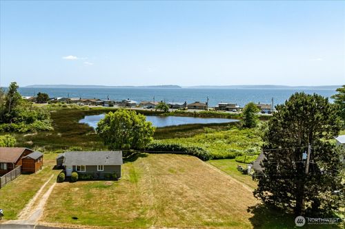 214 Lighthouse Way, Freeland, WA, 98249-9602 | Card Image