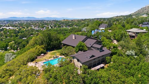 6112 Breeze Cir, South Ogden, UT, 84403-5002 | Card Image