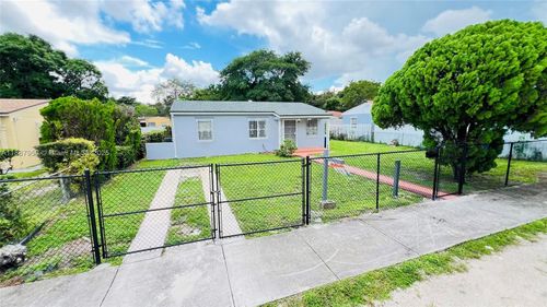 2450 Nw 60th St, Miami, FL, 33142-2341 | Card Image