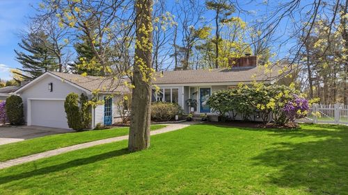 11 Laurel Rd, Swampscott, MA, 01907-2312 | Card Image