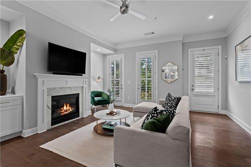 3577 Parkside Way, Brookhaven, GA, 30319-3833 | Card Image