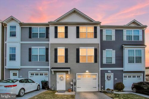 30 Brookside Ave, HANOVER, PA, 17331-3458 | Card Image