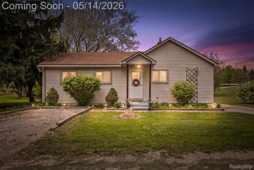 3469 Taylor Ct, Auburn Hills, MI, 48326-1642 | Card Image